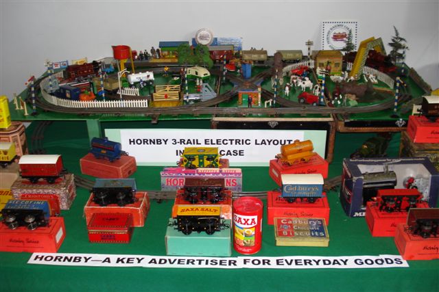 Hornby suitcase 0-gauge layout