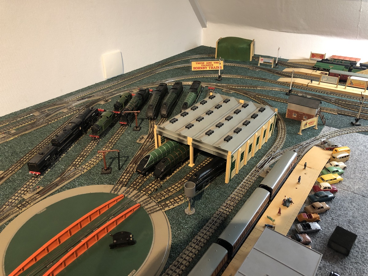 Rob van Teylingen Hornby Dublo layout