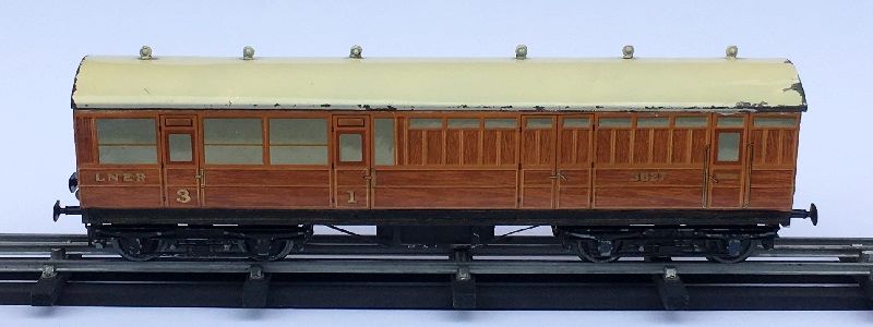 Leeds litho LNER Corridor Brake Composite