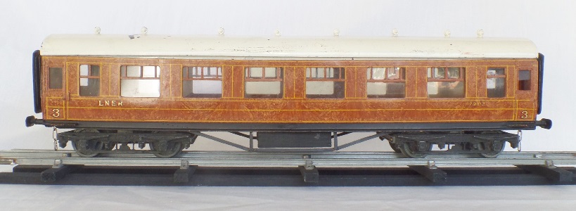 Leeds bakelite LNER Vestibule Carriage