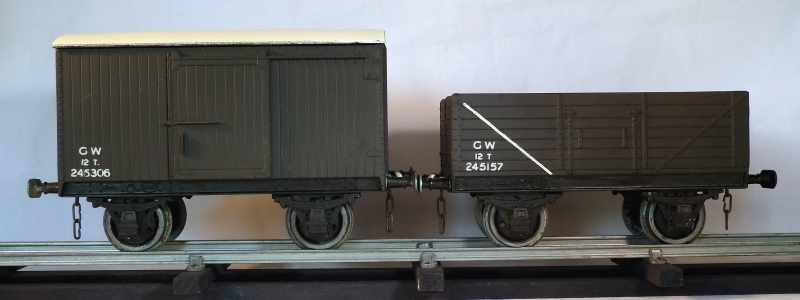 Leeds bakelite GWR Open Wagon and GWR Goods Van