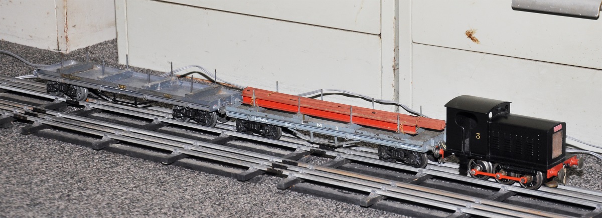 Bonds Hunslet Diesel shunter with Type B wagons